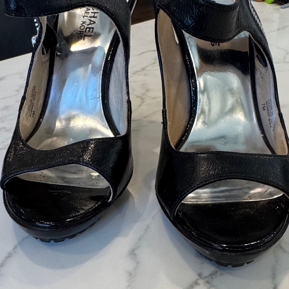 MICHAEL Michael Kors Black Zipper Heels - Picture 7 of 8